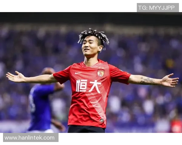 广州足球队耐力变革引发热议球迷期待新赛季精彩表现与突破 广州足球队耐力变革引发热议球迷期待新赛季精彩表现与突破